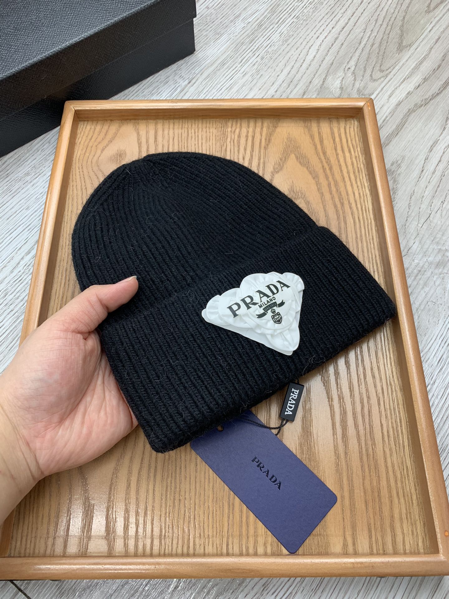 BEANIE HAT IN BLACK WOOL 431357