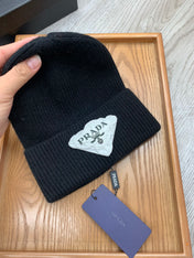 BEANIE HAT IN BLACK WOOL 431357