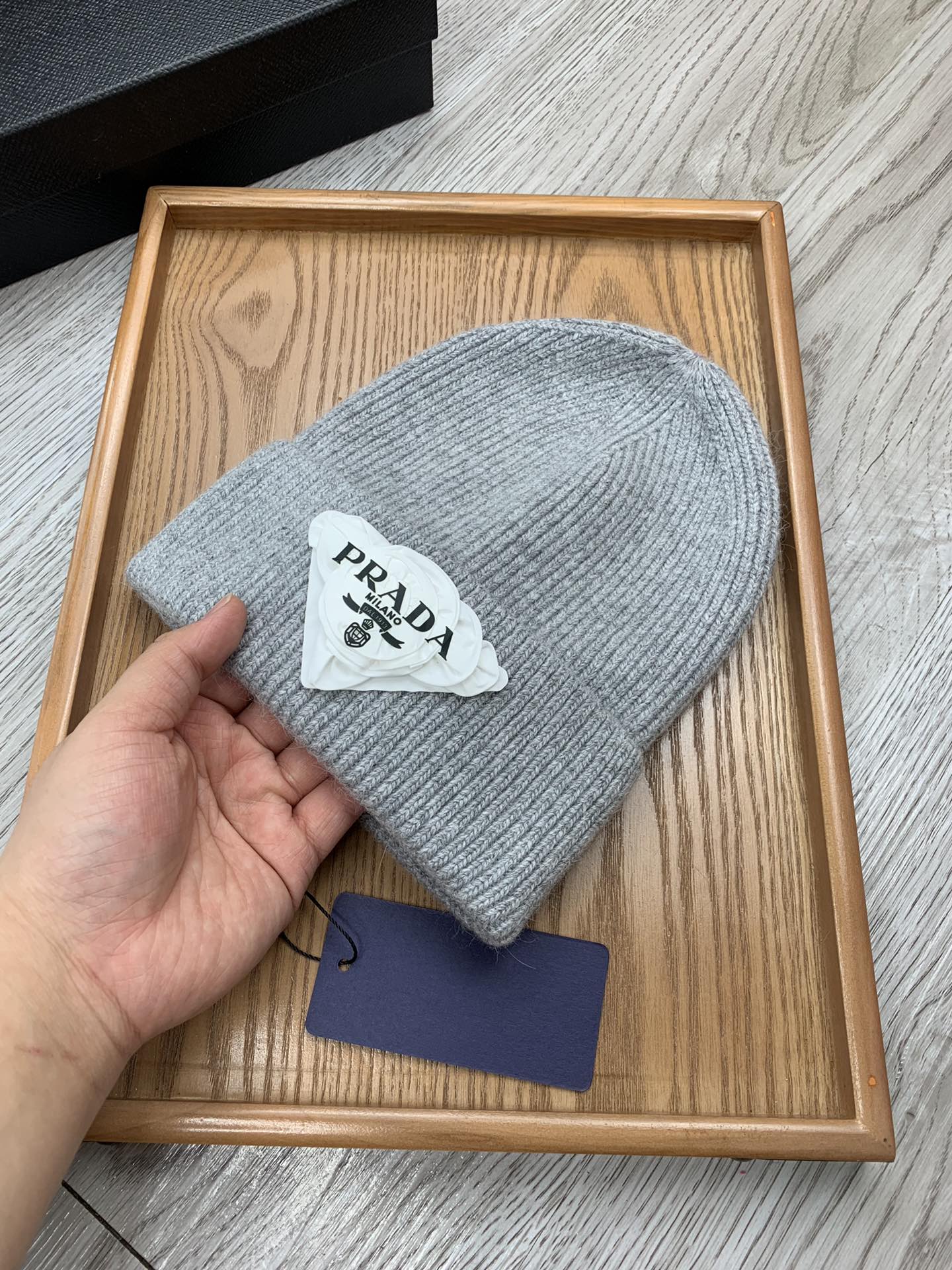 BEANIE HAT IN PALE GRAY WOOL 431360