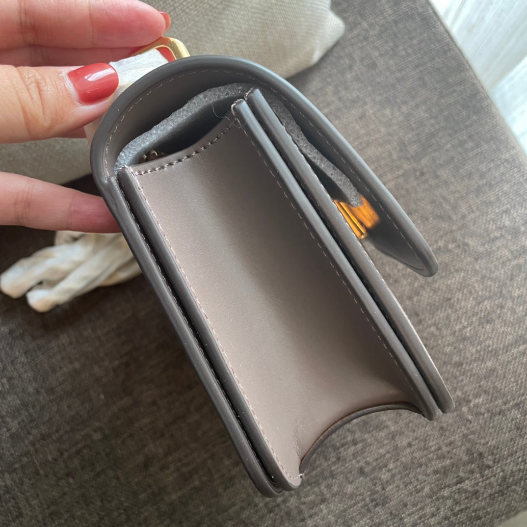 TRIOMPHE BOX 18 CALFSKIN GREY