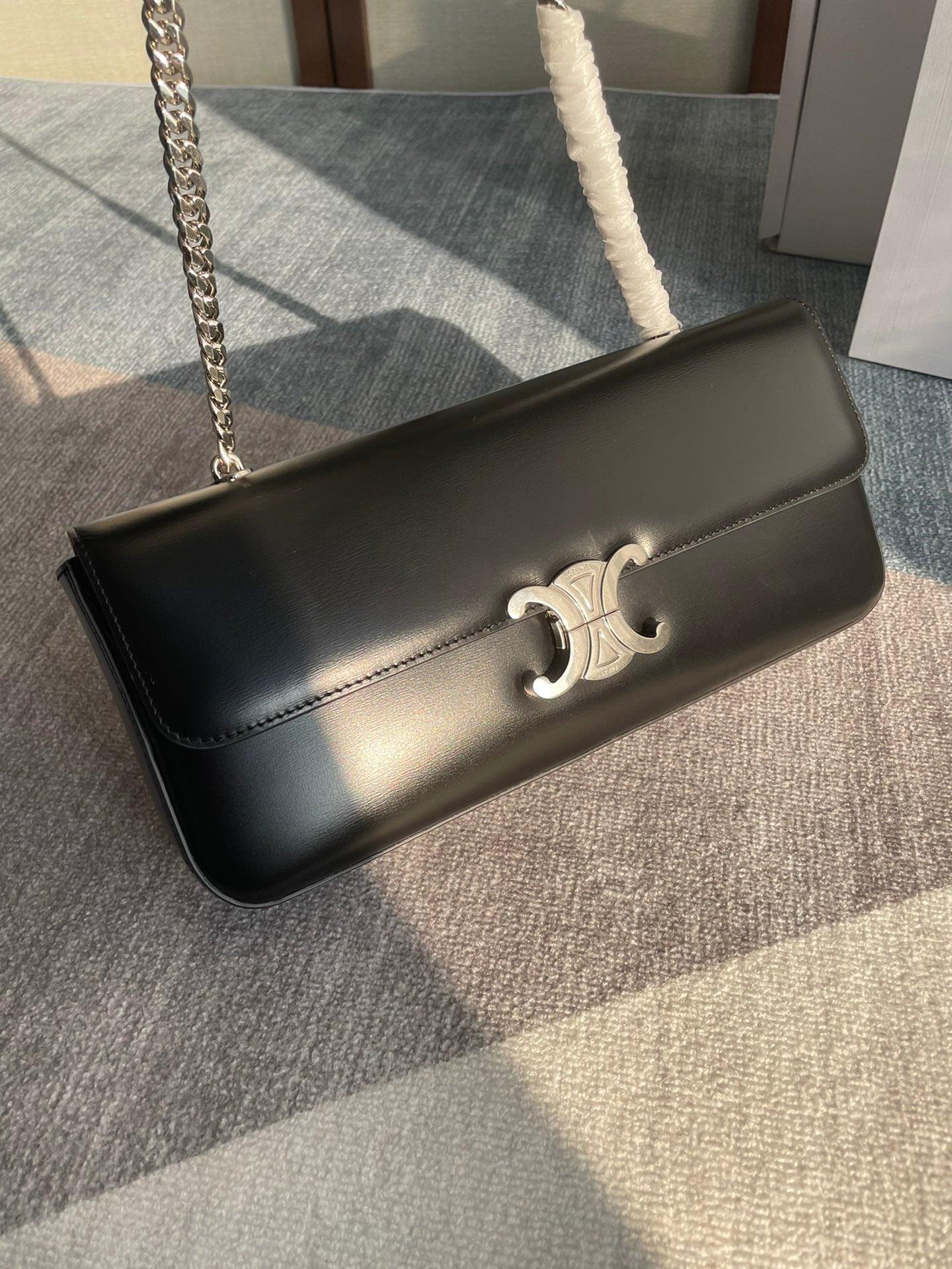 CHAIN SHOULDER BAG CLAUDE 33 IN BLACK CALFSKIN SILVER HARDWARE