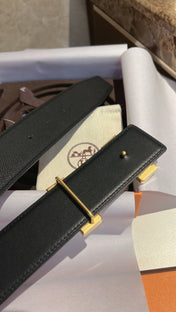 HM CONSTANCE BELT BUCKLE & REVERSIBLE BLACK LEATHER STRAP 42MM GOLD HARDWARE