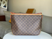 LV 25S GRACEFUL 46 IN BROWN MONOGRAM CANVAS LEATHER TRIM GOLD HARDWARE
