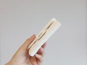 CC FLAP CARD HOLDER 11.3 WHITE GRAINED CALFSKIN GOLD ICON