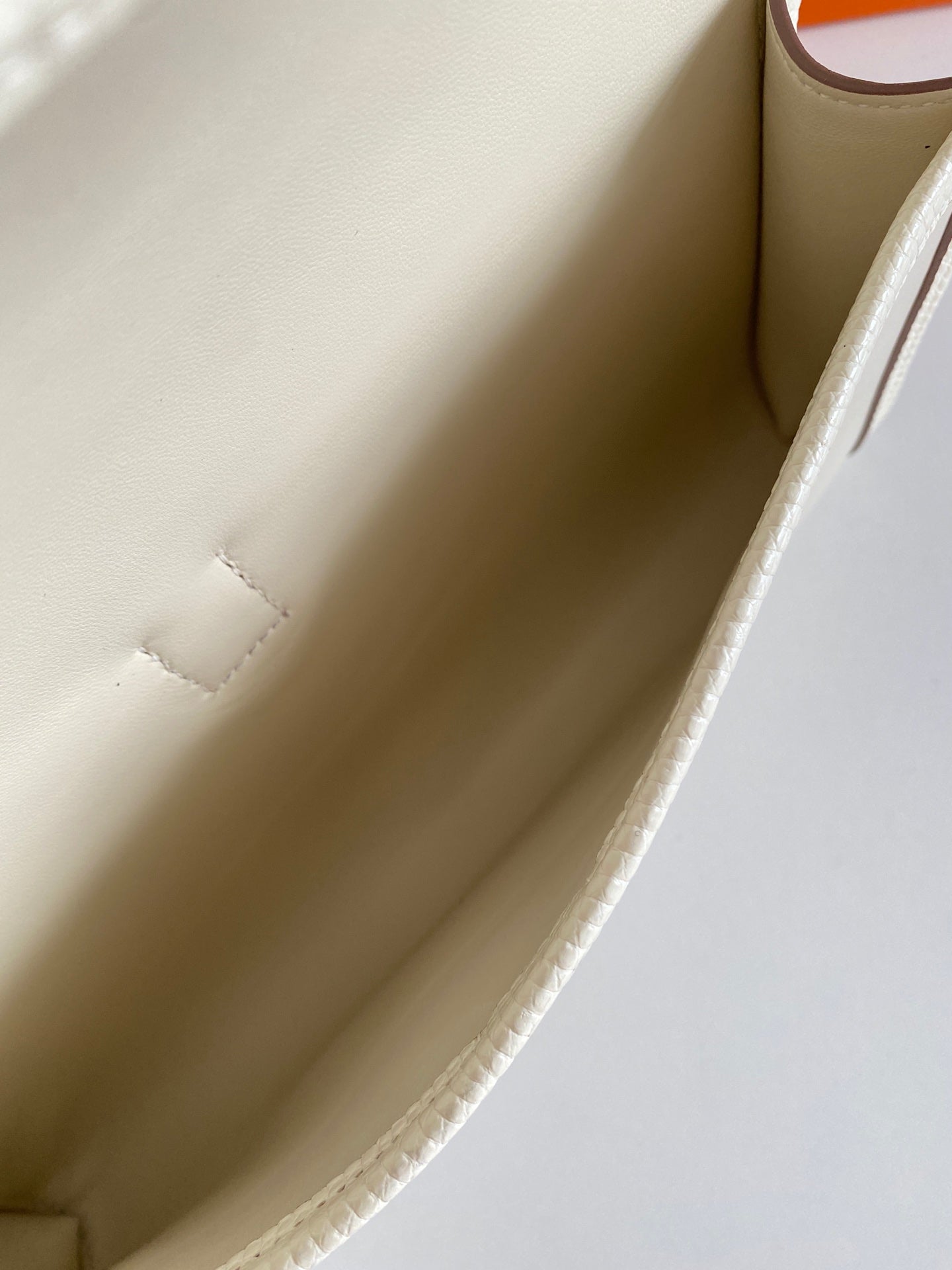 JIGE ELAN 29 CLUTCH IN BISQUE BEIGE CALFSKIN WITH LIZARD SKIN