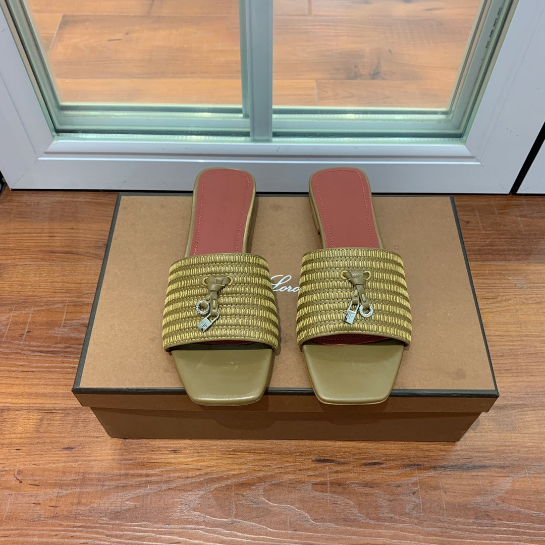 LP RAFFIA CHARMS FLATS SANDAL OLIVE CALFSKIN