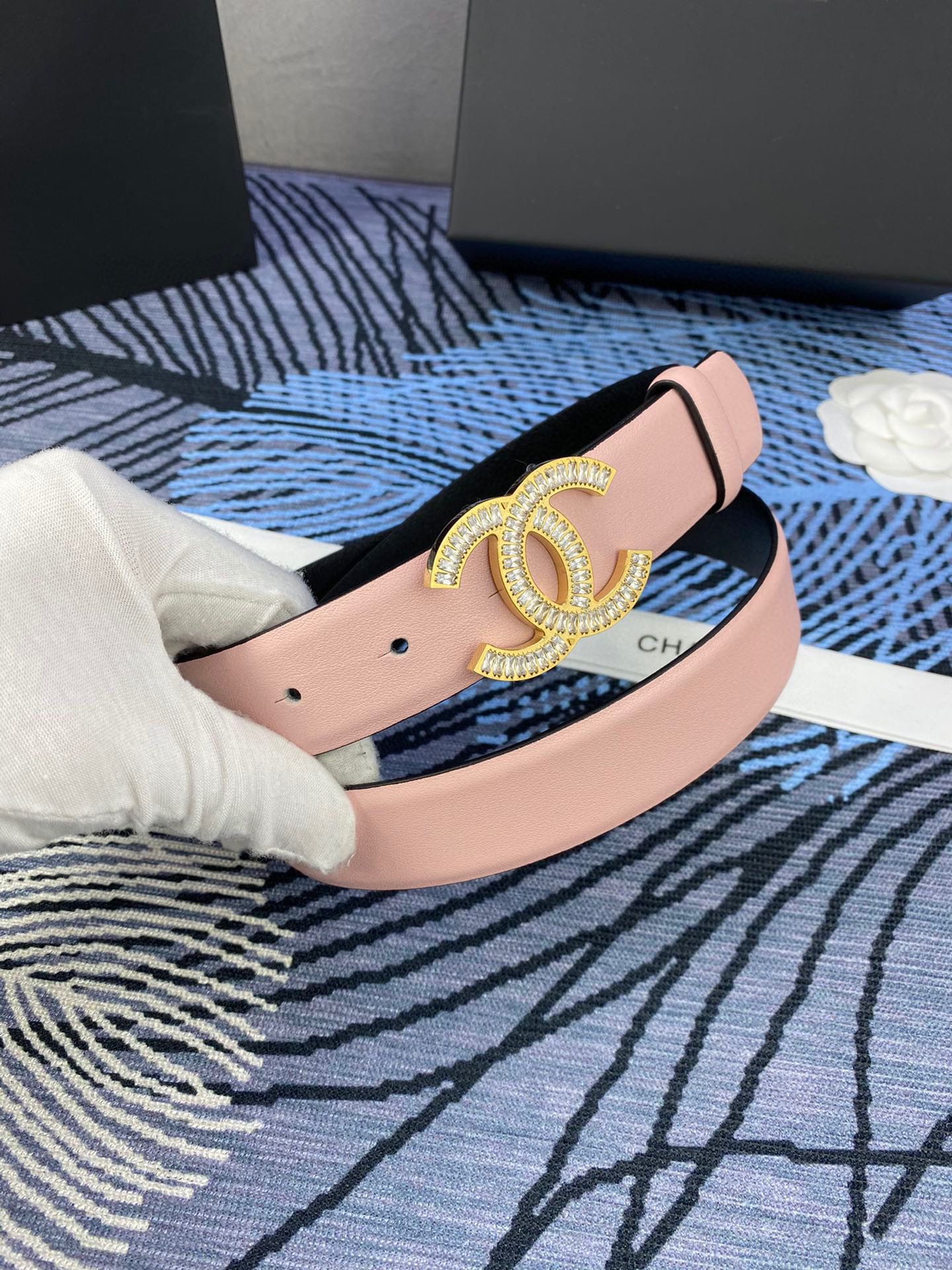 CHANEL 25S BELT 30 MM IN LIGHT PINK CALFSKIN WITH GOLD HARDWARE 615095