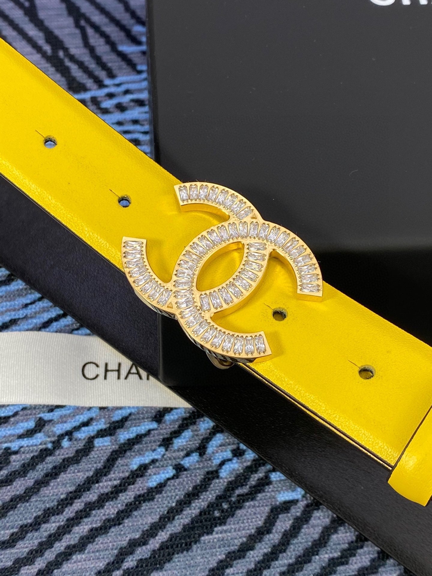 CHANEL 25S BELT 30 MM IN YELLOW CALFSKIN WITH GOLD HARDWARE 615096