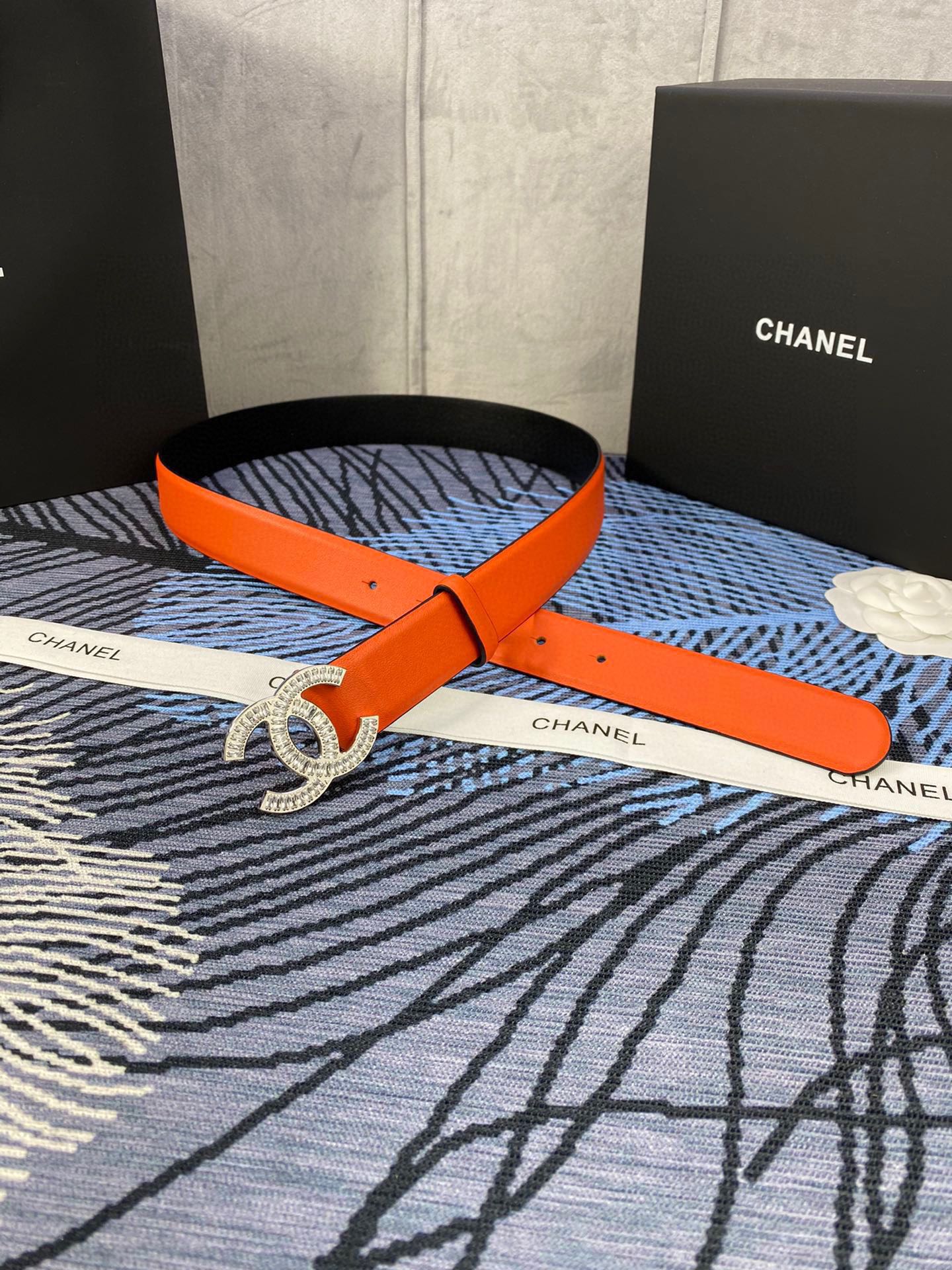 CHANEL 25S BELT 30 MM IN ORANGE CALFSKIN WITH GOLD HARDWARE 615097