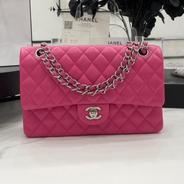 CC 25 CLASSIC SMALL DOUBLE FLAP BAG IN BRIGHT PINK CALFSKIN WITH STRAP