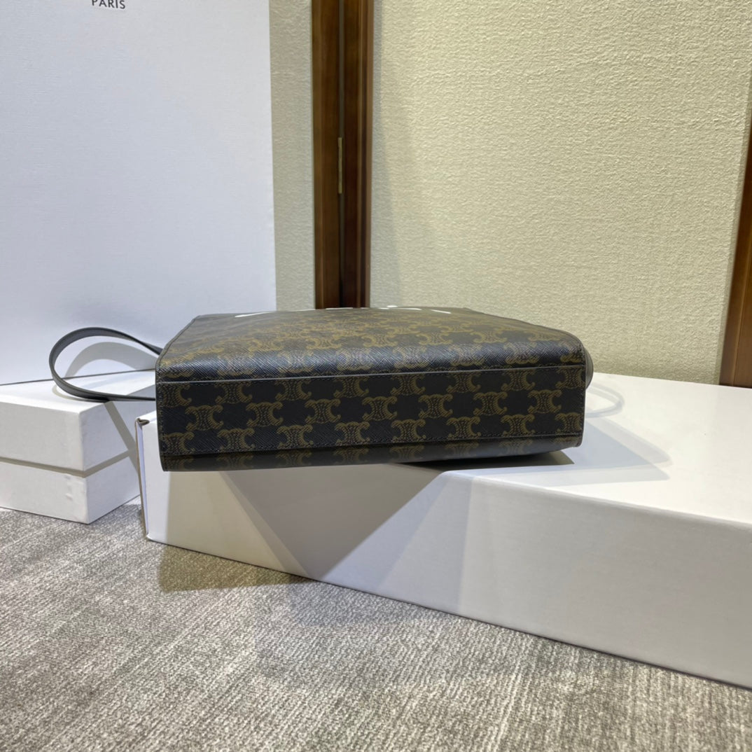 TRIOMPHE  32 BLACK IN PATTERN CALFSKIN