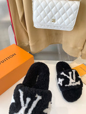 LV WOMEN'S PASEO FLAT SLIPPER IN BLACK FLEECE WITH WHITE LOGO