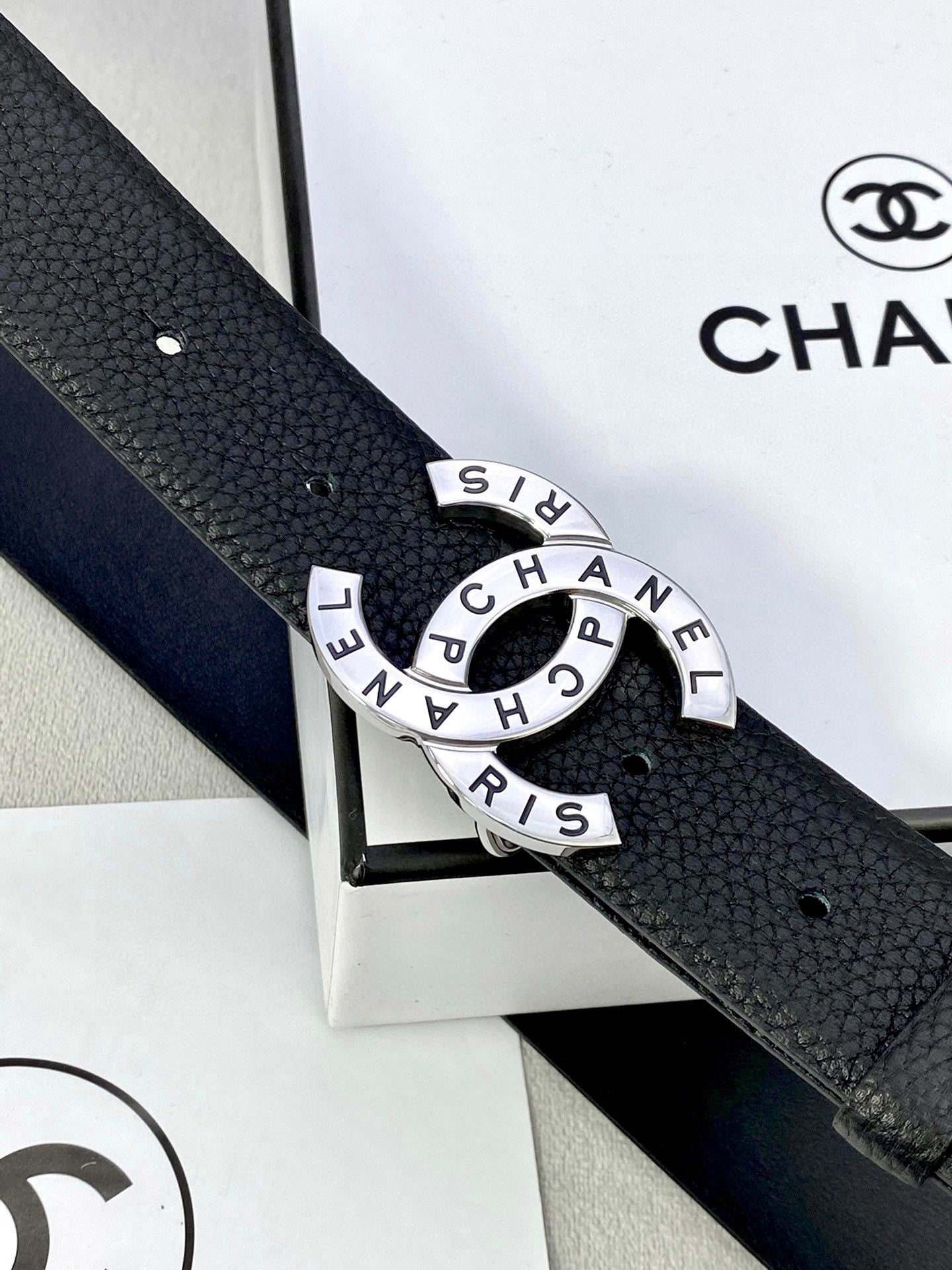 CC 30MM BELT IN BLACK SMOOTH CALFSKIN WITH SILVER HARDWARE
