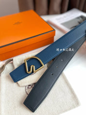 BOUCLE BELT BUCKLE & REVERSIBLE NAVY BLUE AND BLACK AND WHITE LEATHER STRAP 38MM GOLD HARDWARE