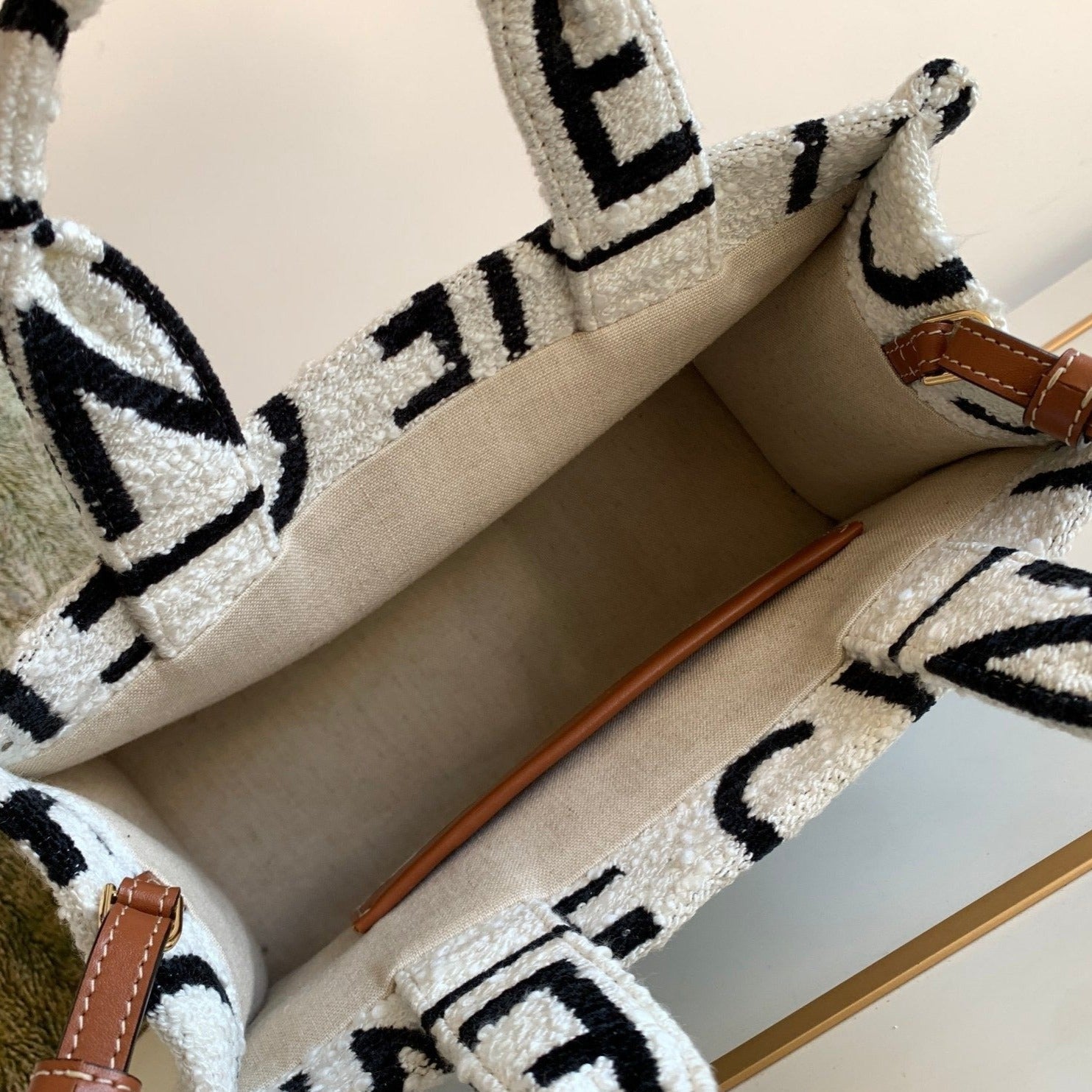 TRIOMPHE 26 FABRIC WHITE BLACK