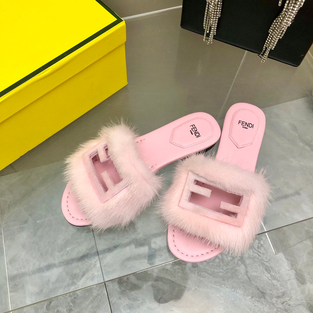FENDI BAGUETTE MINK SLIDE SLIPPER IN LIGHT PINK FUR