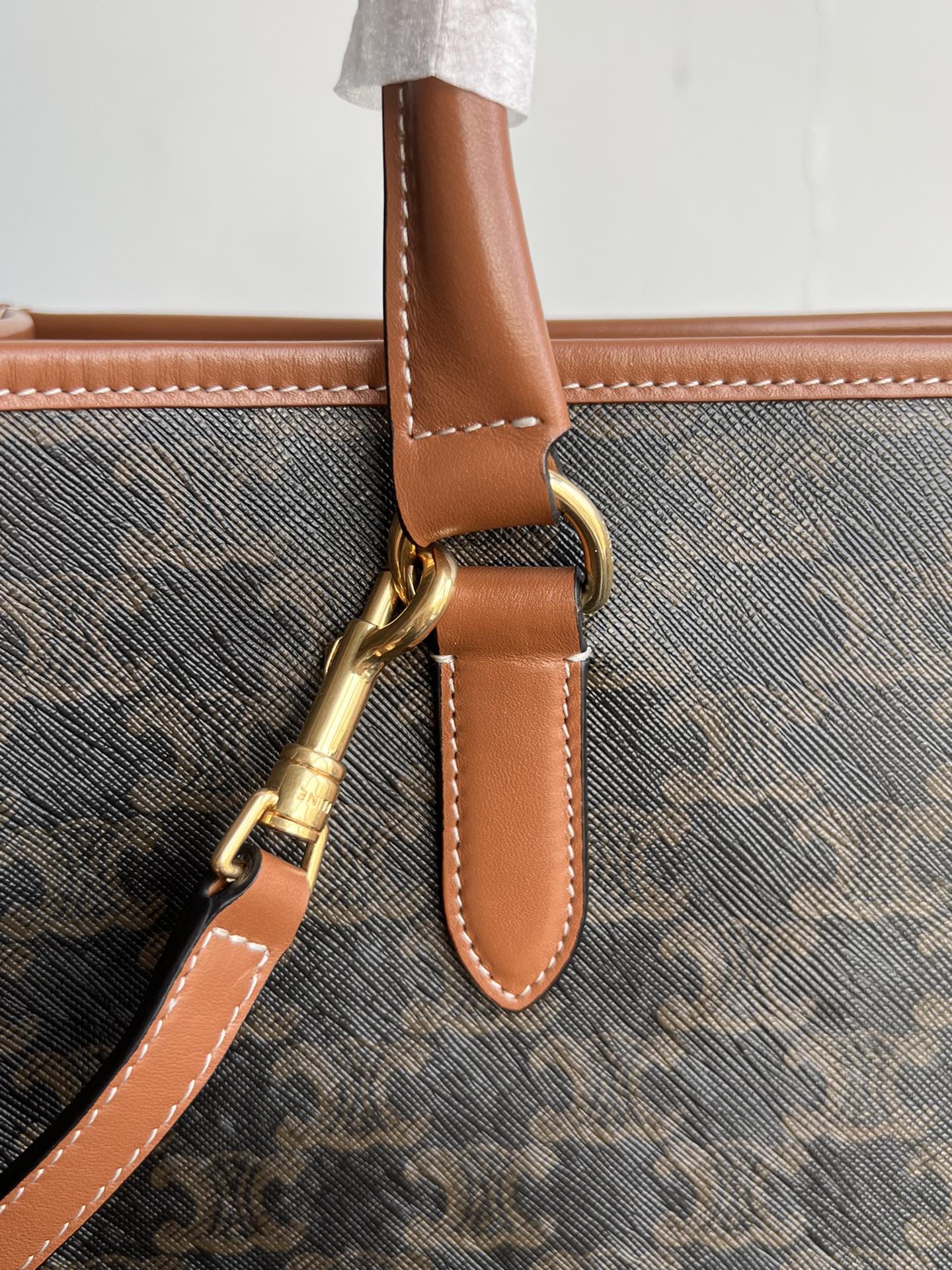 TRIOMPHE CABAS 35 BLACK CALFSKIN TOTE