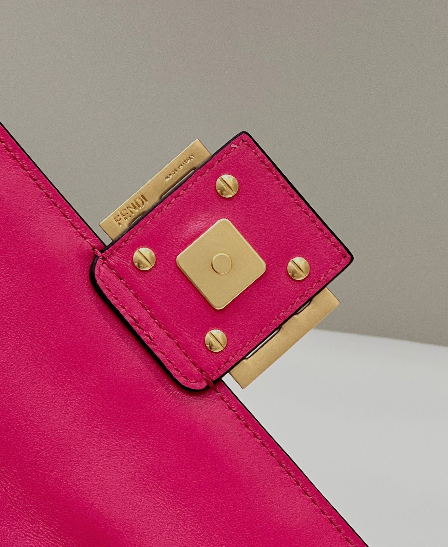 BAGUETTE WITH FF MOTIF 27 IN CERISH PINK SOFT LAMBSKIN GOLD HARDWARE