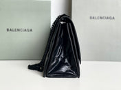 CRUSH MEDIUM CHAIN BAG 31 IN BLACK QUILTED CRUSHED CALFSKIN BLACK HARDWARE