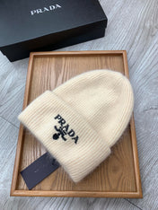 BEANIE HAT IN BEIGE CREAM WOOL 108745