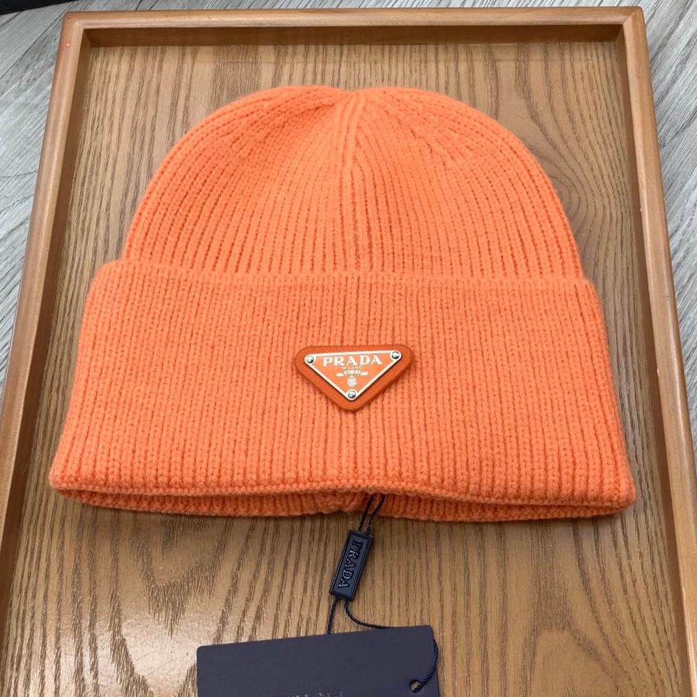 BEANIIE HAT IN CARROT ORANGE WOOL 335036