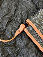 PLUMET POCKET WALLET 20 IN BLACK GOYARDINE CANVAS AND TAN LAMBSKIN TRIM