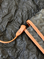 PLUMET POCKET WALLET 20 IN BLACK GOYARDINE CANVAS AND TAN LAMBSKIN TRIM