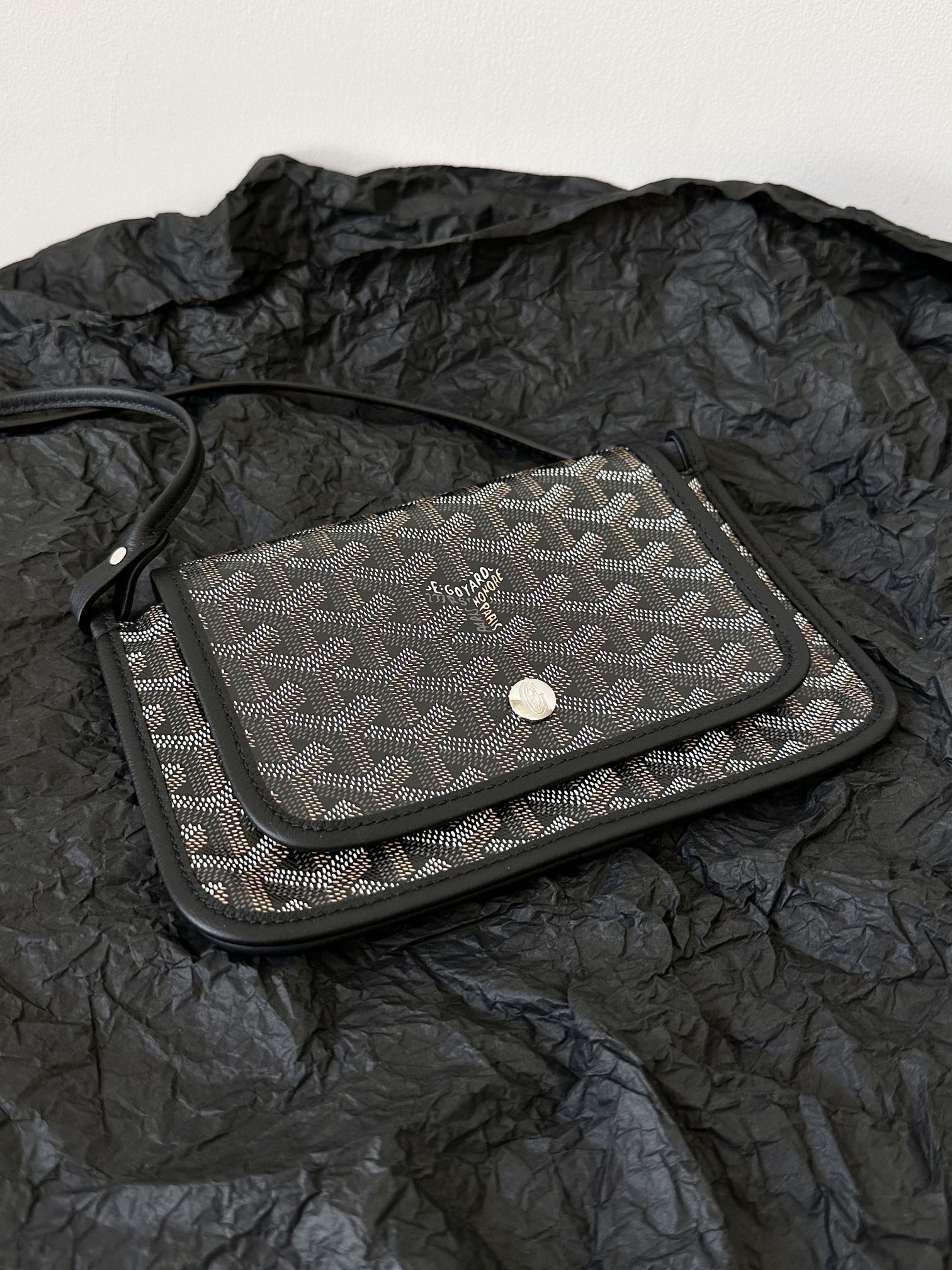 PLUMET POCKET WALLET 20 IN BLACK GOYARDINE CANVAS AND LAMBSKIN TRIM