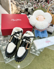 VIV' GO THICK ANKLE BOOTS IN BLACK CALFSKIN AND SHEARLING WITH GOLD BUCKLE