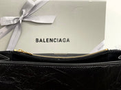 CRUSH MEDIUM CHAIN BAG 31 IN BLACK CRUSHED CALFSKIN GOLD HARDWARE