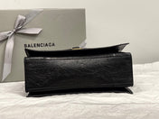 CRUSH MEDIUM CHAIN BAG 31 IN BLACK CRUSHED CALFSKIN GOLD HARDWARE