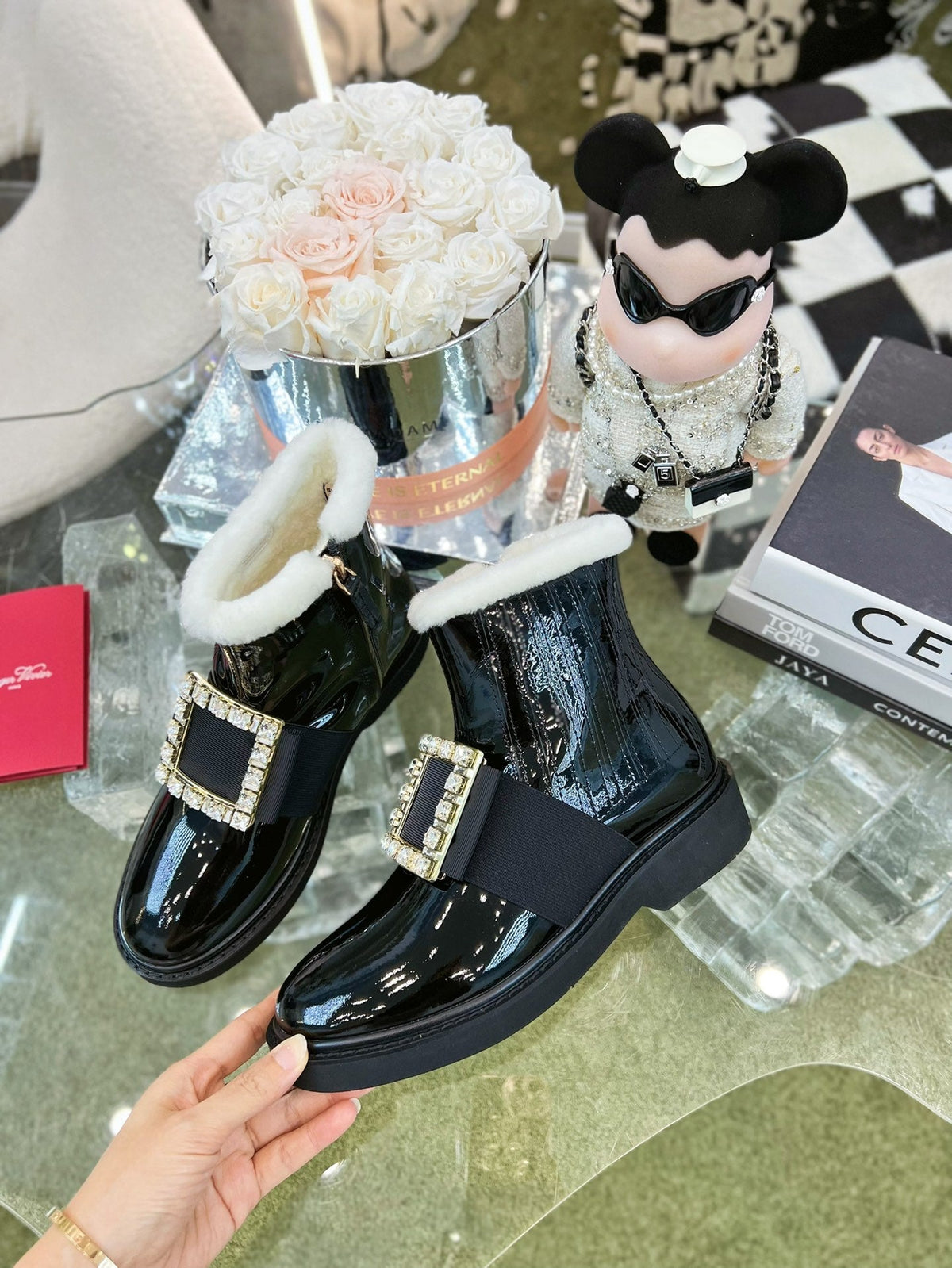 VIV' RANGERS CHELSEA BOOTIES IN PATENT BLACK CALFSKIN FLEECE LINING