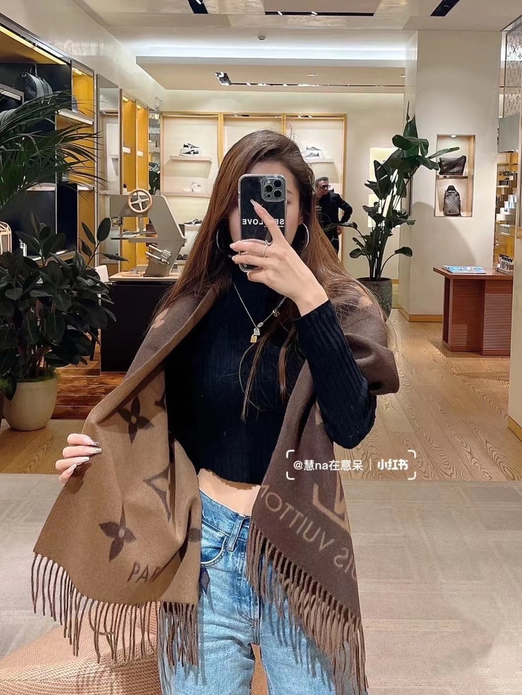LV SCARF 180 CM IN CASHMERE 692999