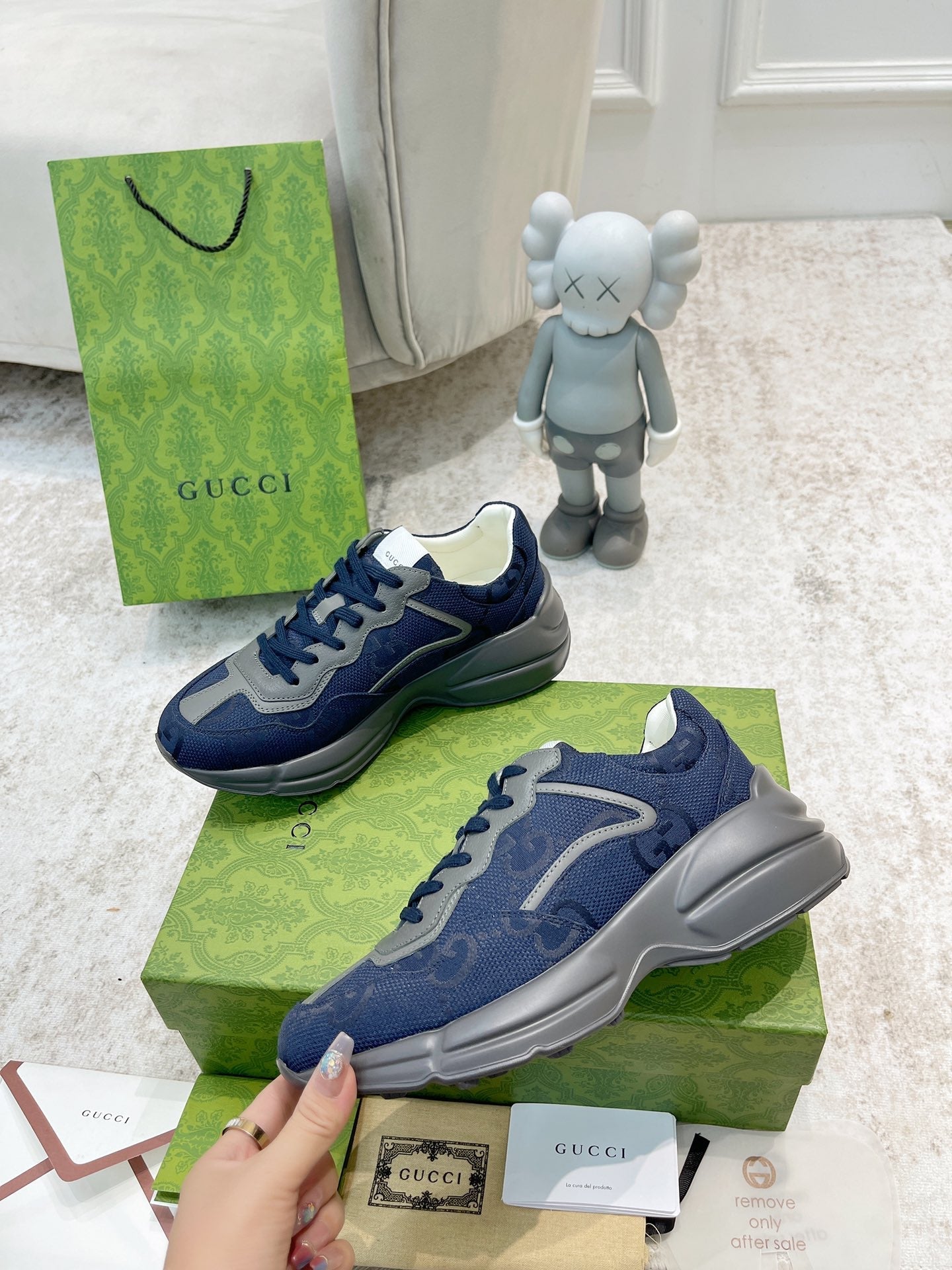 GG RHYTON TRAINER NAVY AND GRAY LAMBSKIN