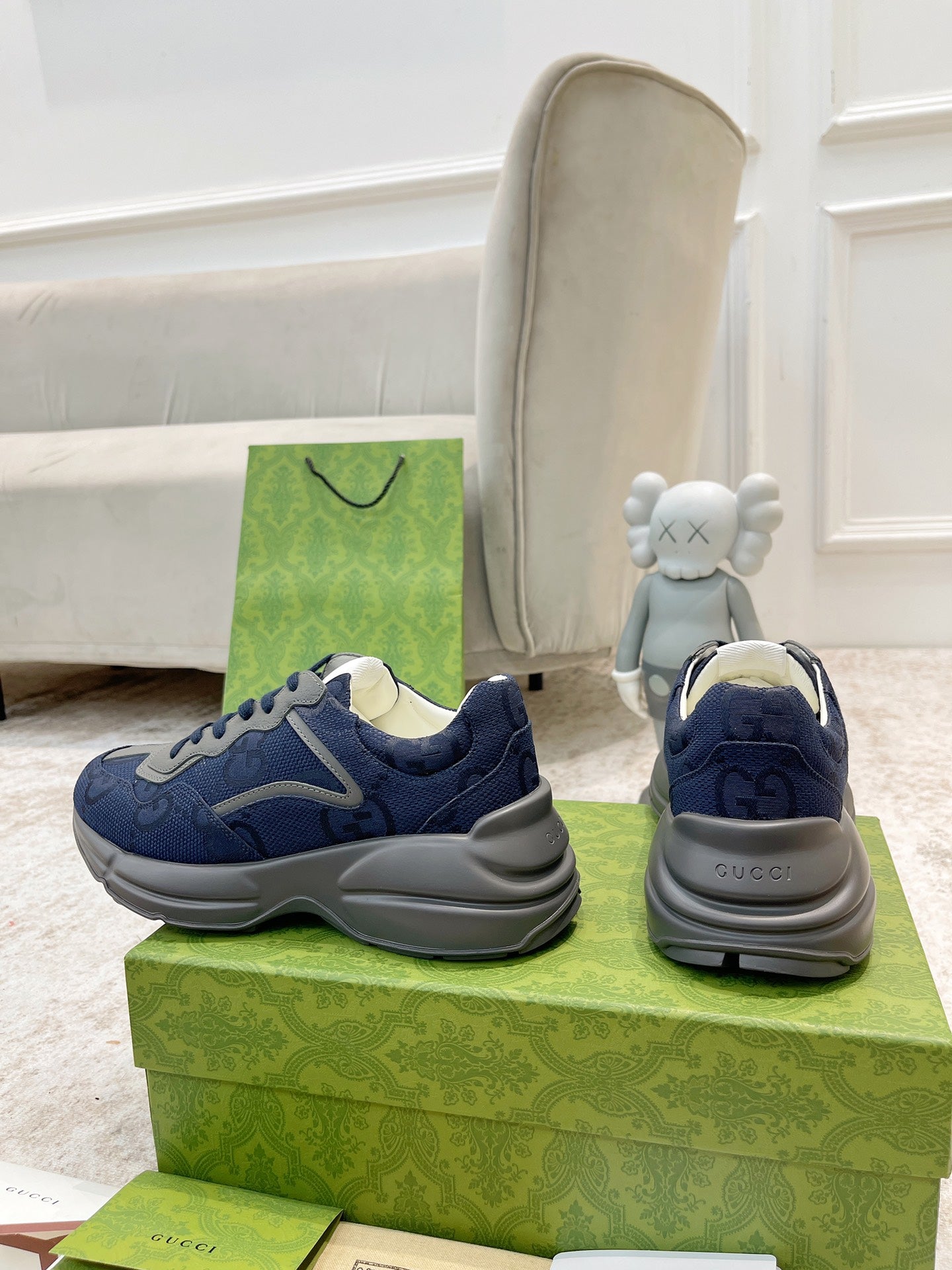 GG RHYTON TRAINER NAVY AND GRAY LAMBSKIN