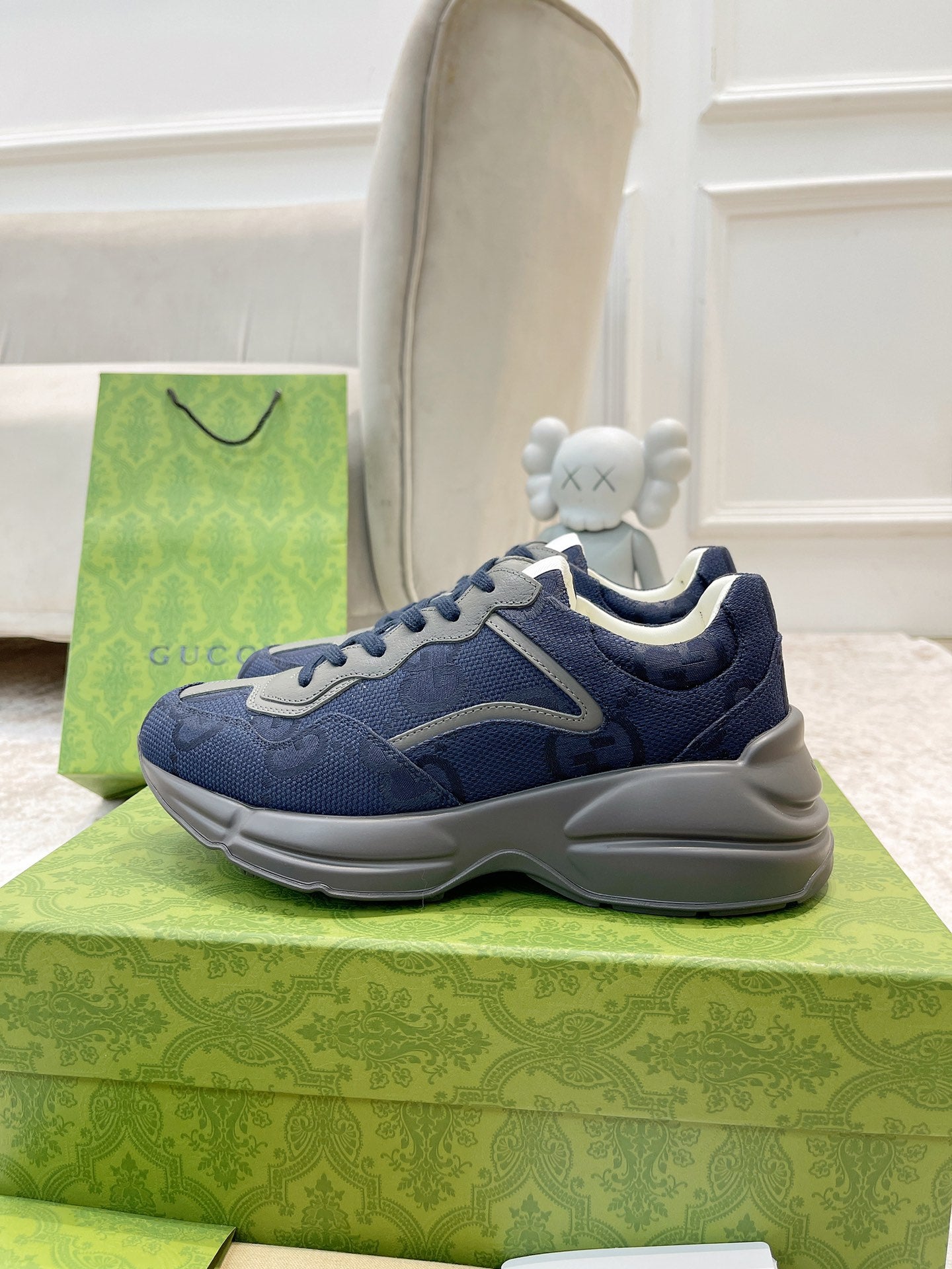 GG RHYTON TRAINER NAVY AND GRAY LAMBSKIN