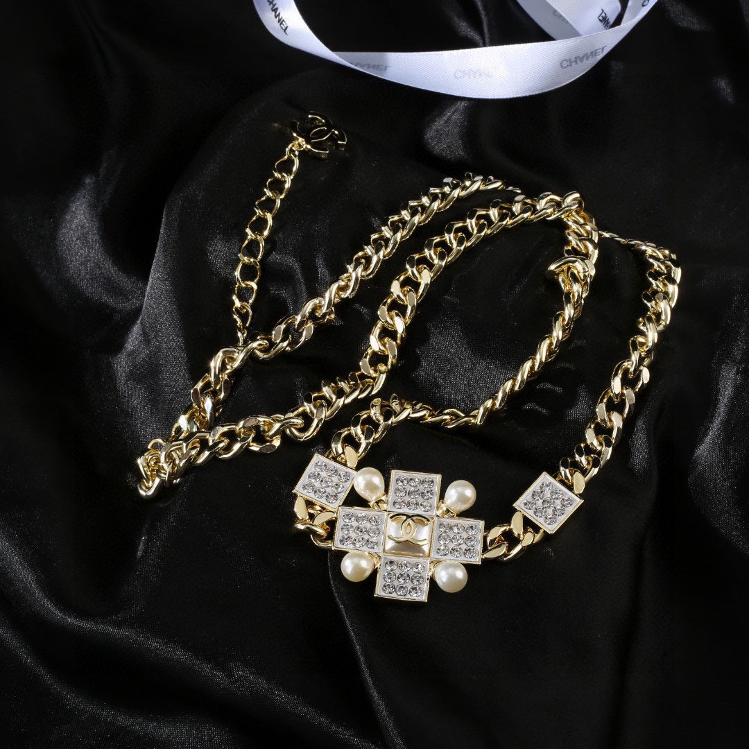 CHANEL 25S CHAIN BELT IN GOLD METAL 614478