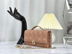 LADY CHAIN BAG 21 IN ALMOND BEIGE LAMBSKIN