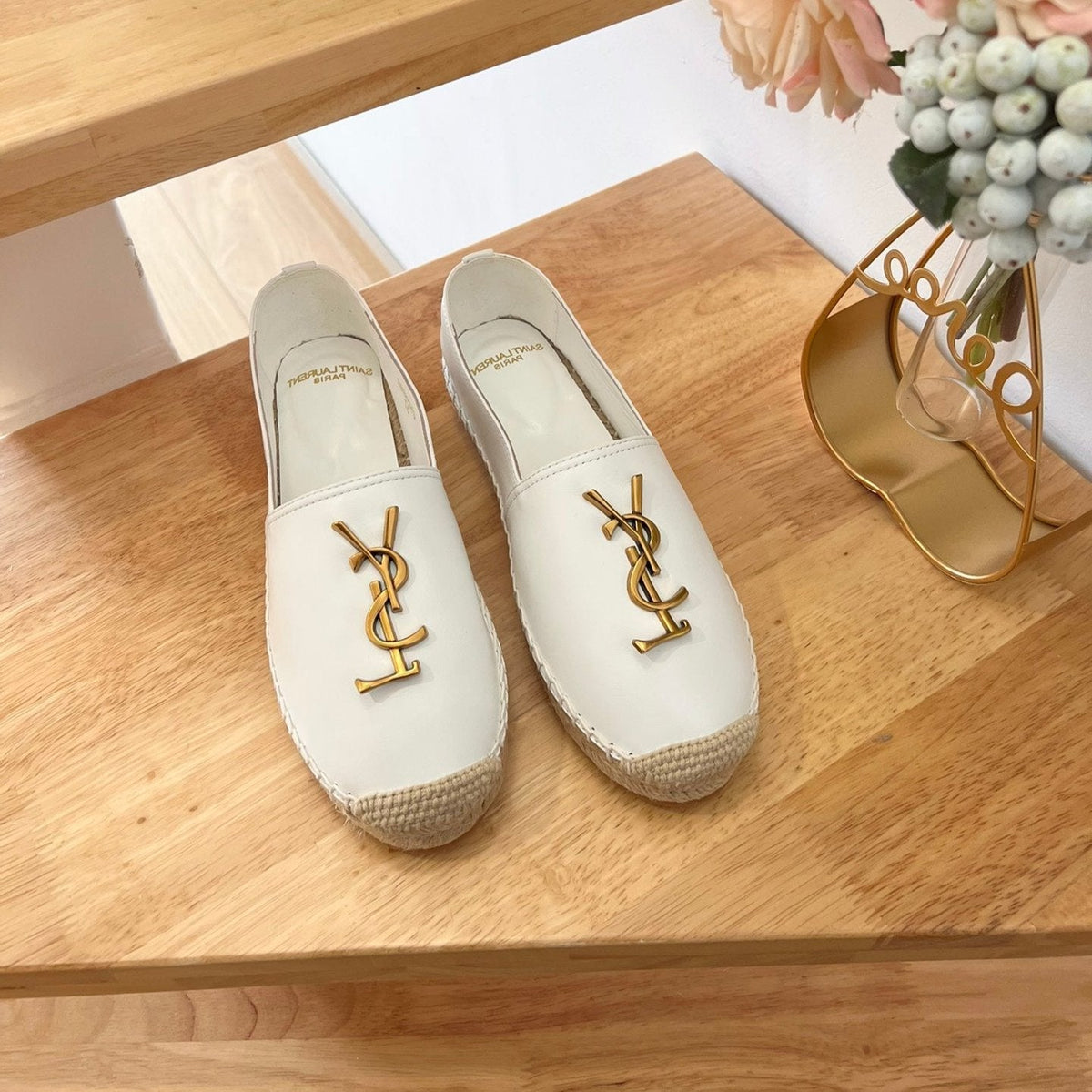 SL YVES LOGO SLIP ON WHITE CALFSKIN