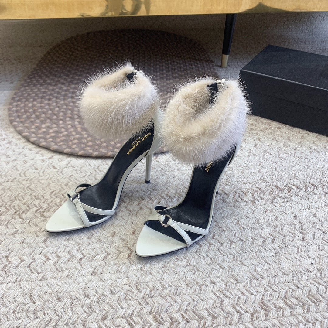 HIGH HEEL SANDAL IN WHITE POLISHED CALFSKIN AND MINK FUR