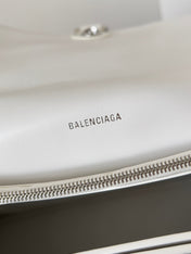 CRUSH CHAINED BAG 32 IN WHITE QUILTED CRUSHED CALFSKIN SILVER HARDWARE