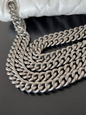 CRUSH CHAINED BAG 32 IN WHITE QUILTED CRUSHED CALFSKIN SILVER HARDWARE