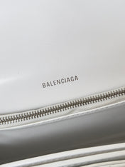 CRUSH CHAINED BAG 25 IN WHITE QUILTED CRUSHED CALFSKIN SILVER HARDWARE