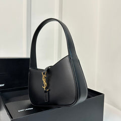 MINI 19 BLACK SMOOTH CALFSKIN HOBO