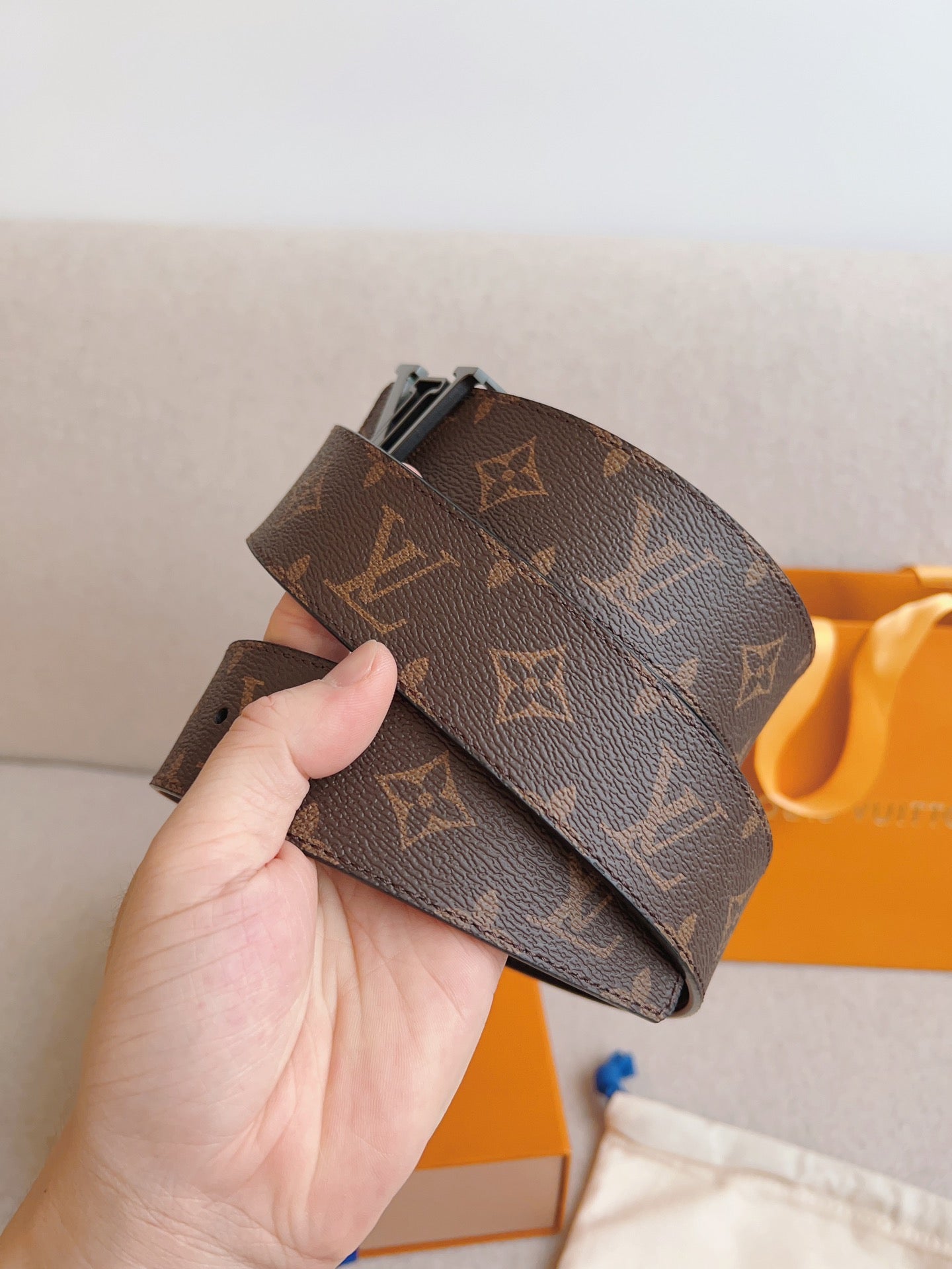 LV 25S BELT 40 MM IN BROWN CALFSKIN 593207