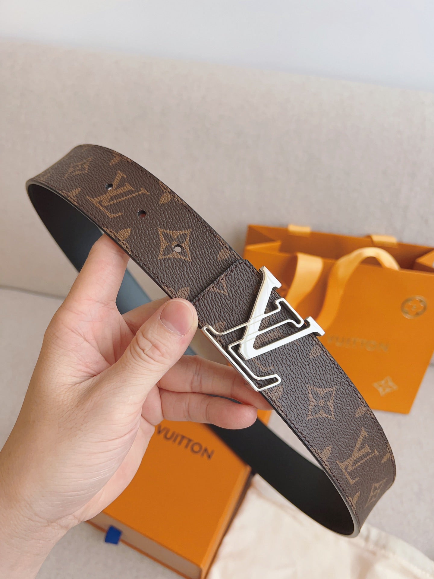 LV 25S BELT 40 MM IN BROWN CALFSKIN 593209