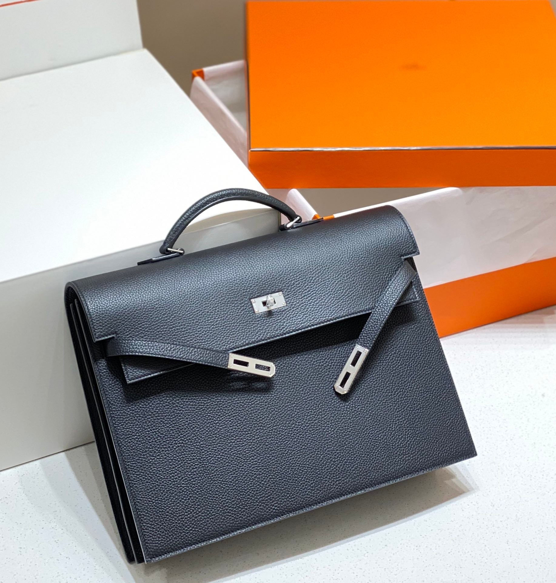 KELLY DEPECHES 38 BRIEFCASE IN BLACK TOGO CALFSKIN SILVER HARDWARE