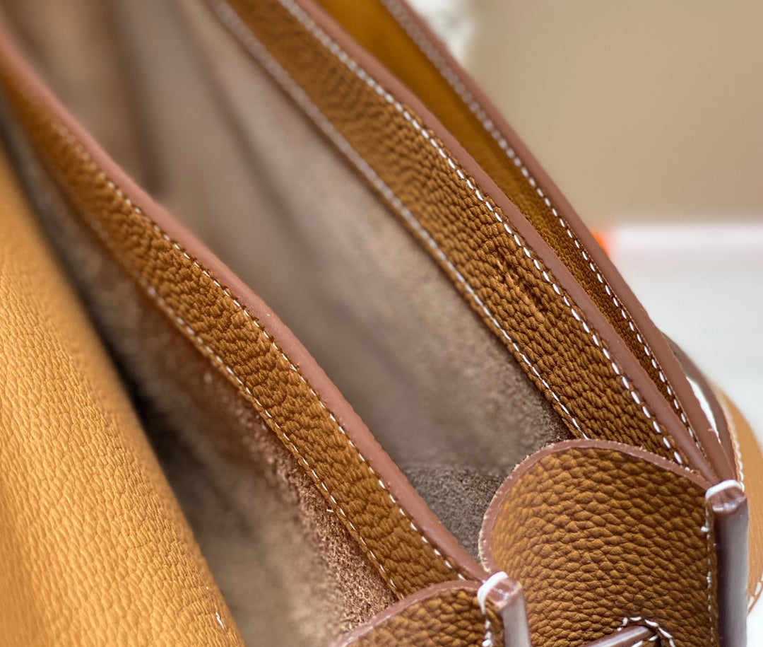 KELLY DEPECHES 34 BRIEFCASE IN GOLD TOGO CALFSKIN SILVER HARDWARE