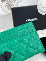 CC CARD HOLDER 19.5 EMERALD GRAINED CALFSKIN GOLD ICON