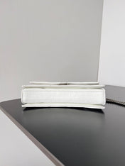 CRUSH CHAINED BAG 22 IN WHITE QUILTED CRUSHED CALFSKIN SILVER HARDWARE